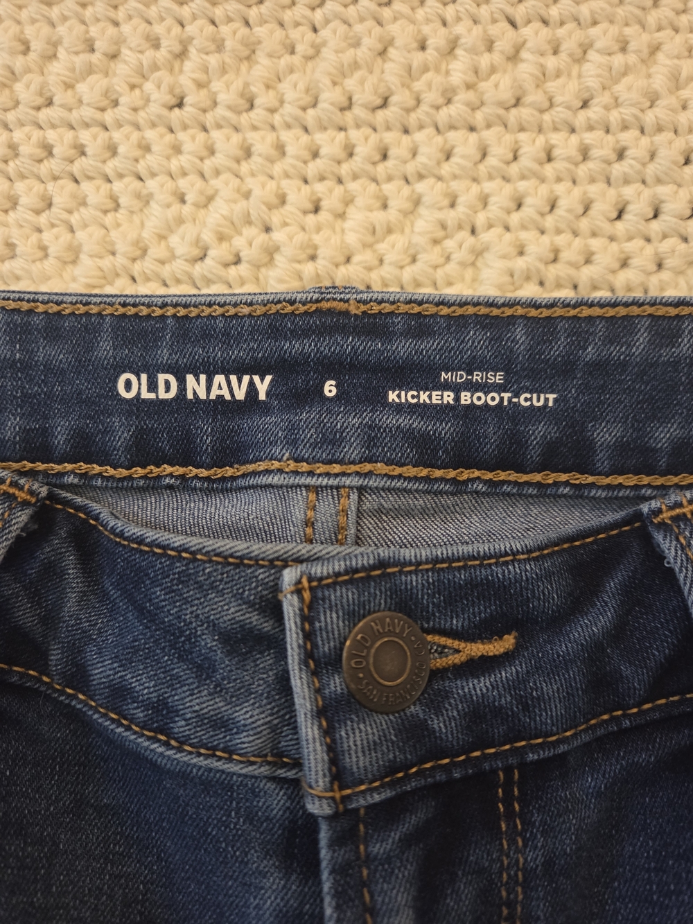 Old Navy Women's Size 6 Bootcut Jeans - Picture 2 of 4